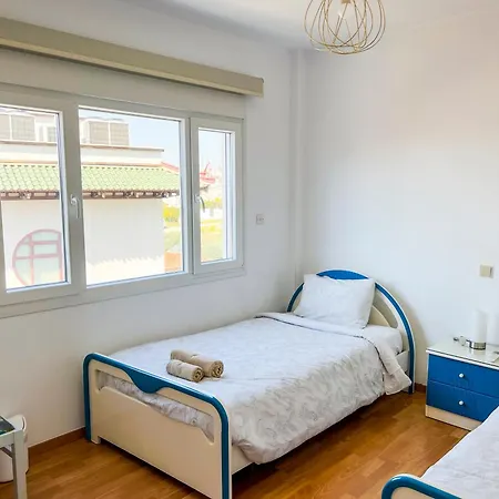 Apartament Samson Sea Breeze, 3bed Sleeps 6, Free Wifi Limassol