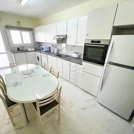 Апартаменты Samson Sea Breeze, 3bed Sleeps 6, Free Wifi *