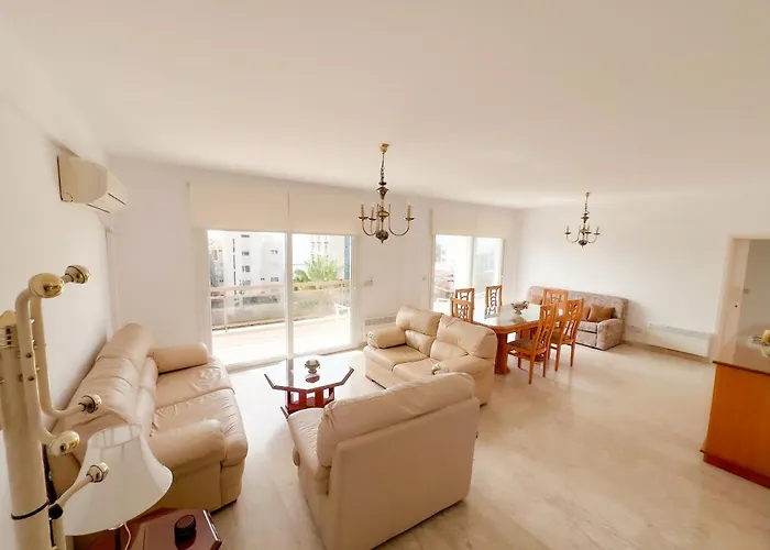 Samson Sea Breeze, 3bed Sleeps 6, Free Wifi Lägenhet Limassol