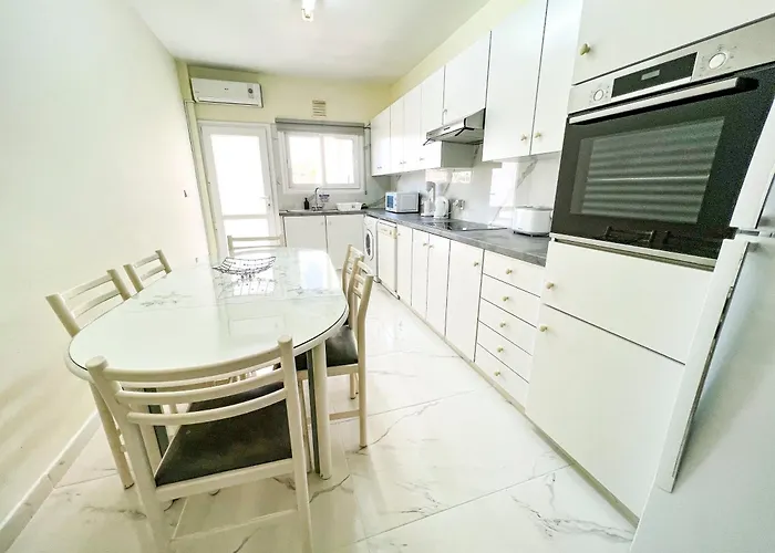 Samson Sea Breeze, 3bed Sleeps 6, Free Wifi リマソール